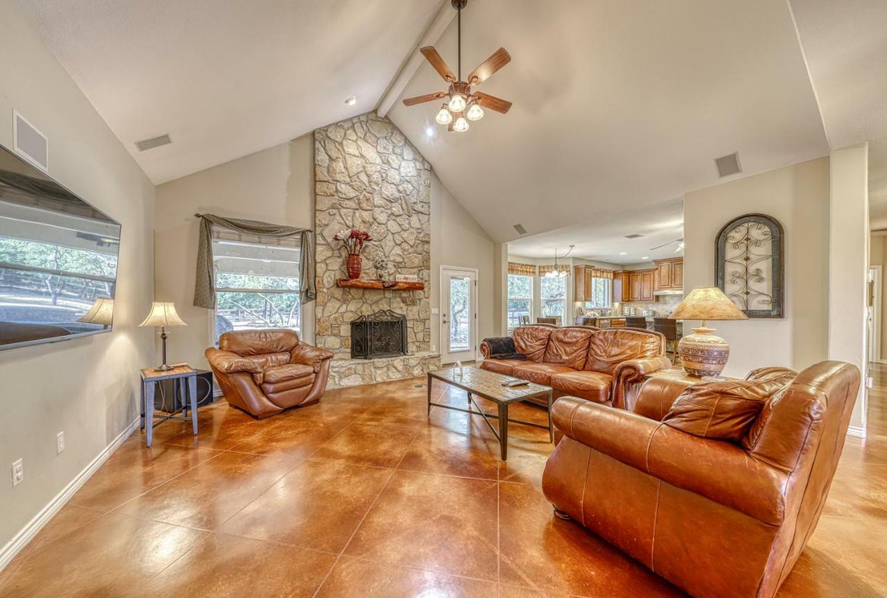 River Mountain Retreat Wimberley Ngoại thất bức ảnh